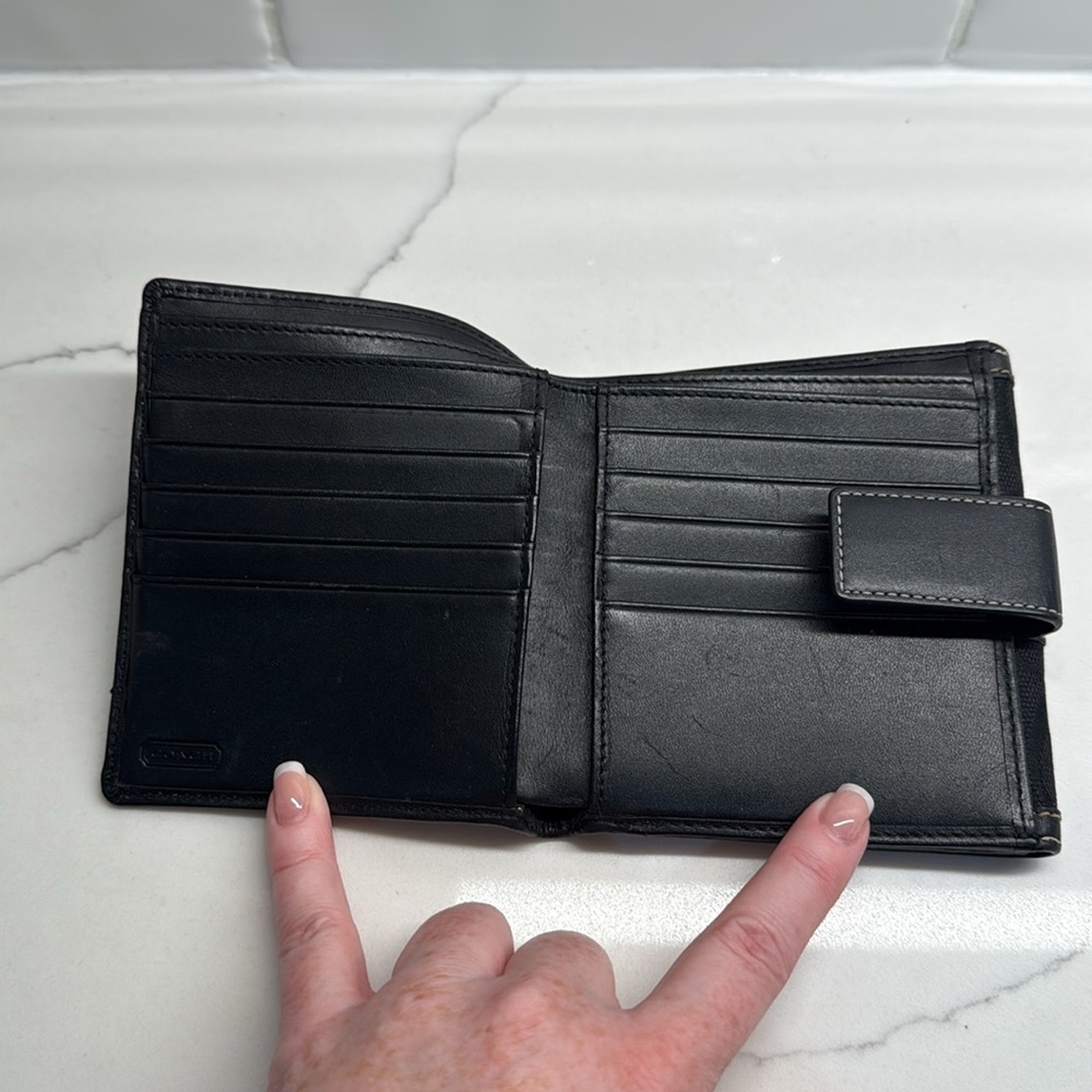 ♥️ FINAL PRICE ♥️ Coach Bifold Wallet In Signature Canvas - Black - Picture 2 of 6